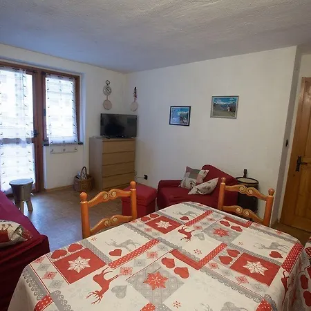 Joivy Flat For 6, In The Historic Town Pré-Saint-Didier