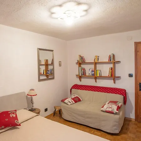 Joivy Flat For 6, In The Historic Town *