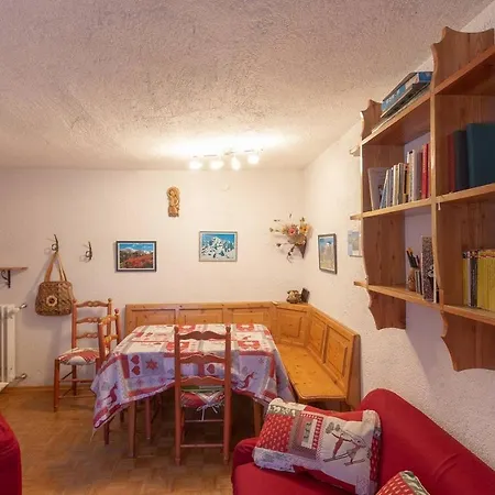 Daire Joivy Flat For 6, In The Historic Town *